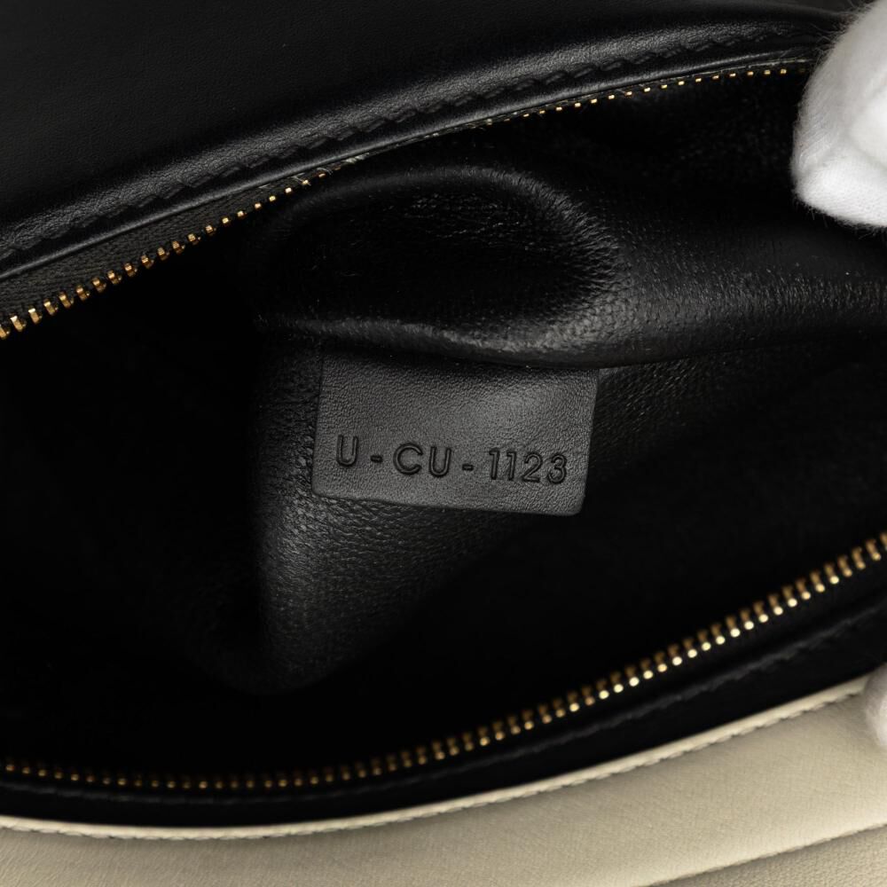 C&eacute;line Trapeze