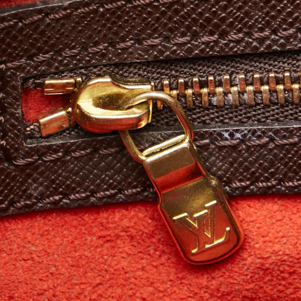 Louis Vuitton Marais