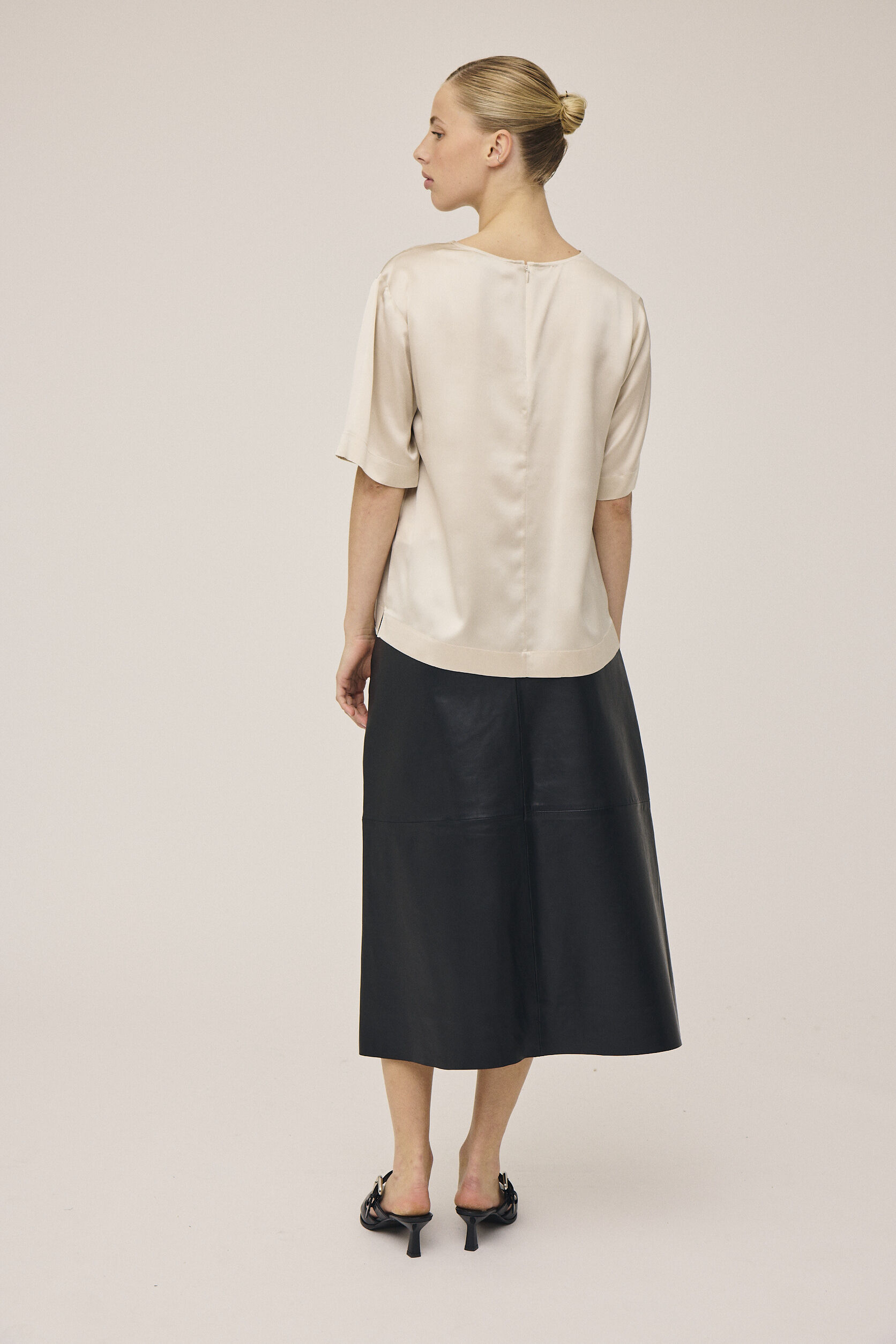 Tana 4 A-formet nederdel - 100% L&aelig;der LWG