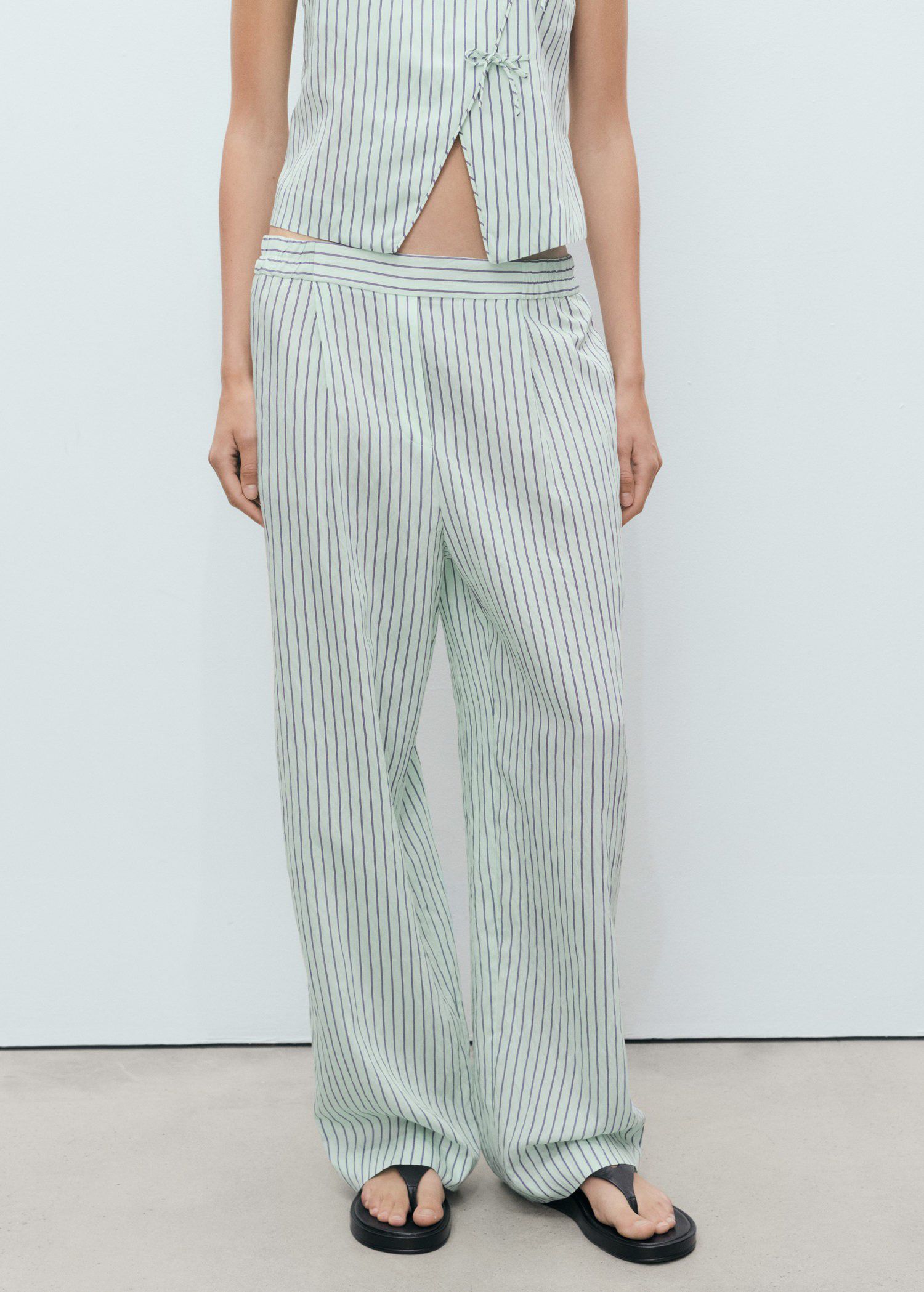 Low-rise striped pants