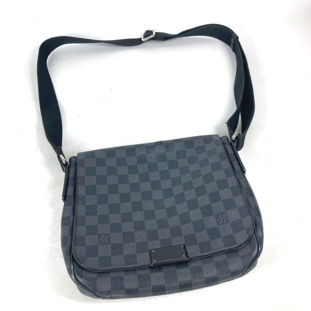 Louis Vuitton Messenger