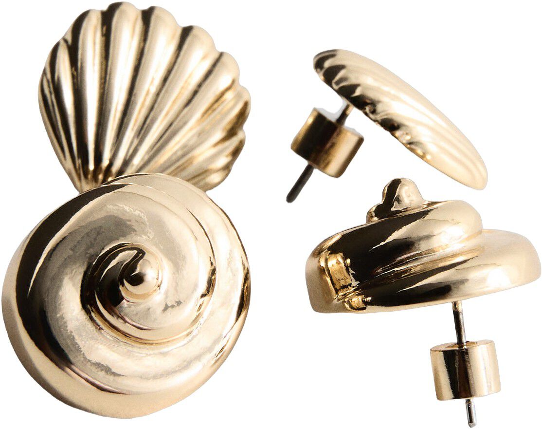 Shell design earring set