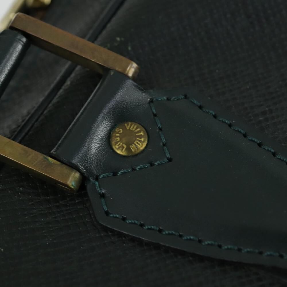 Louis Vuitton Taiga Kendall