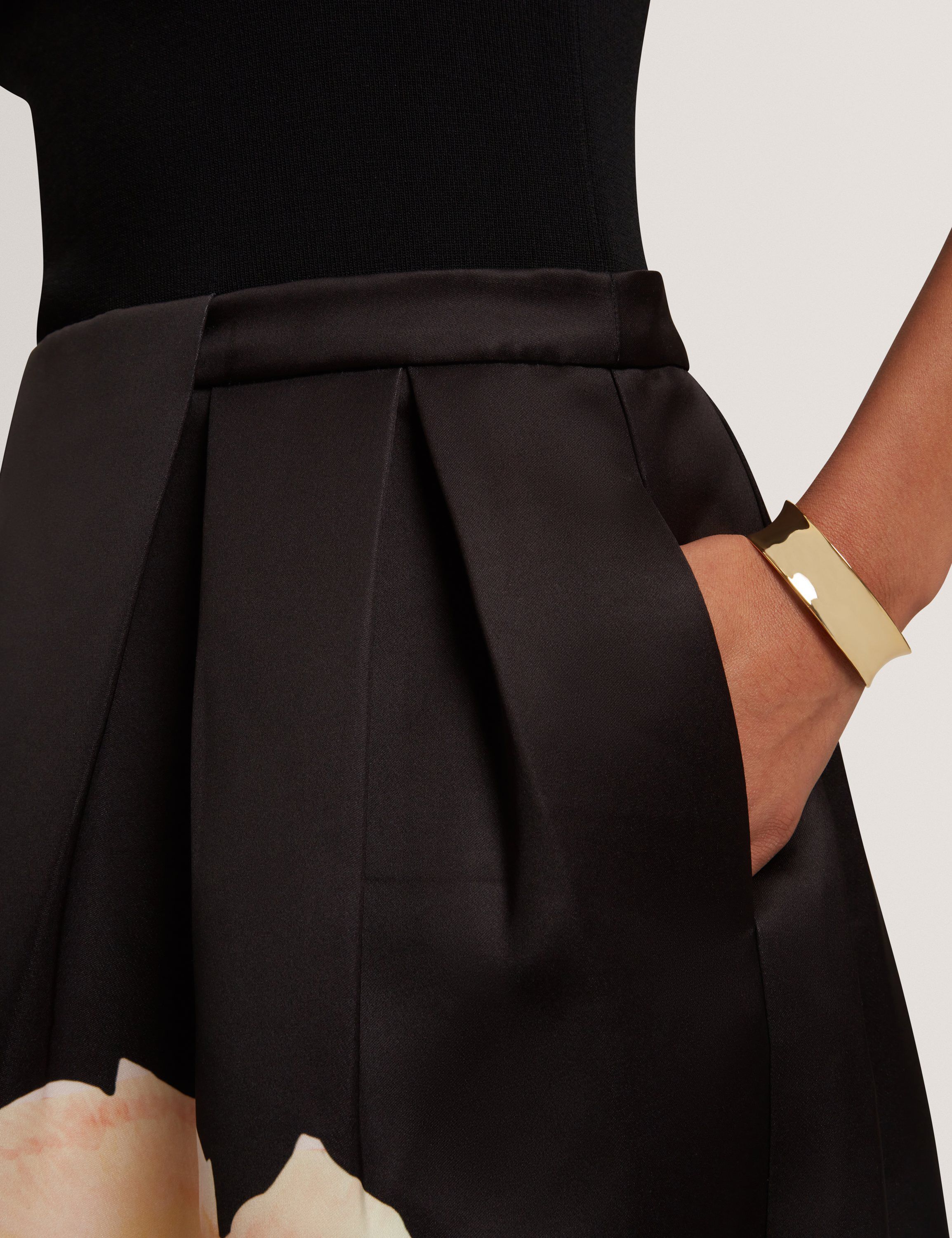 VERINIE Mockable Midi Dress With Pr