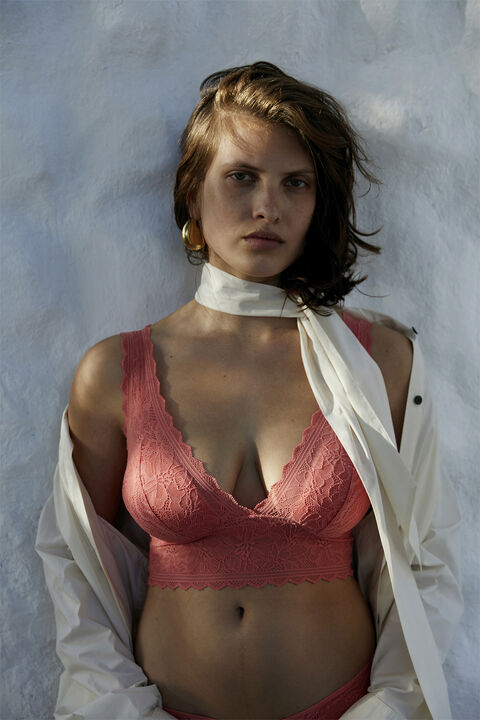 Floral Touch Wirefree foam bra