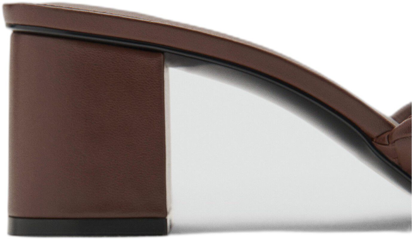 Sandals with braided strap