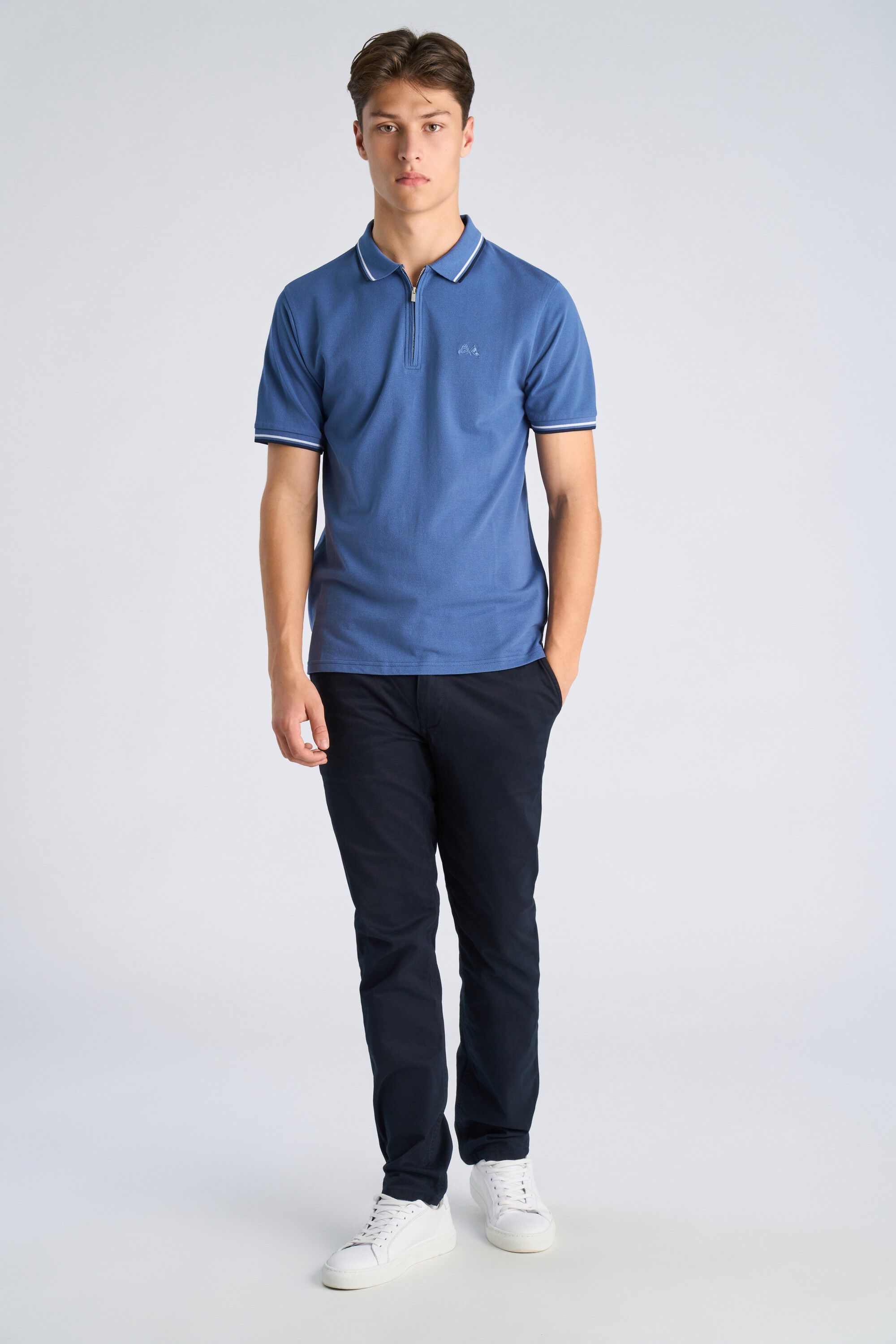 Polo shirt w. zip neck