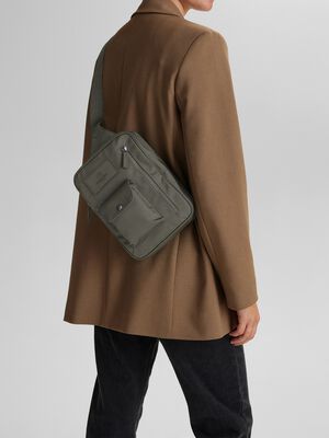 Darlambg One Shoulder. , Mono.