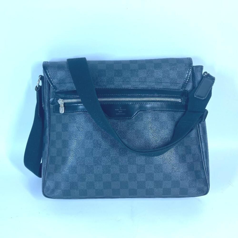 Louis Vuitton Messenger