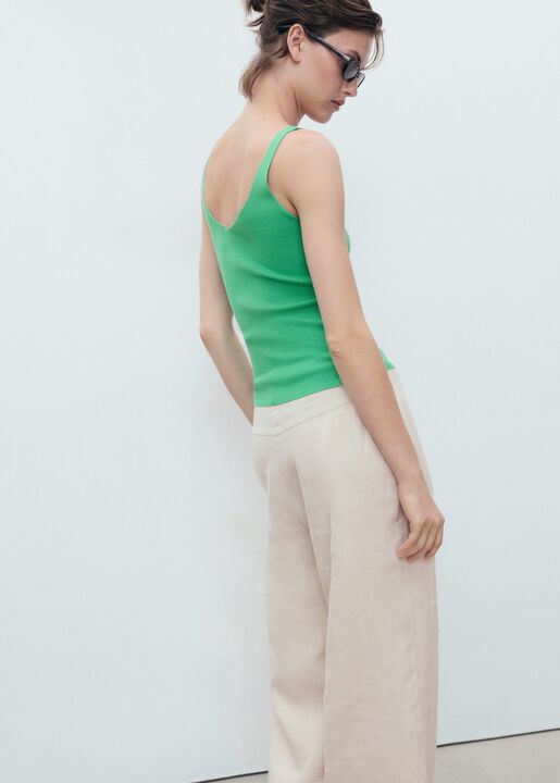 V-neck knitted top