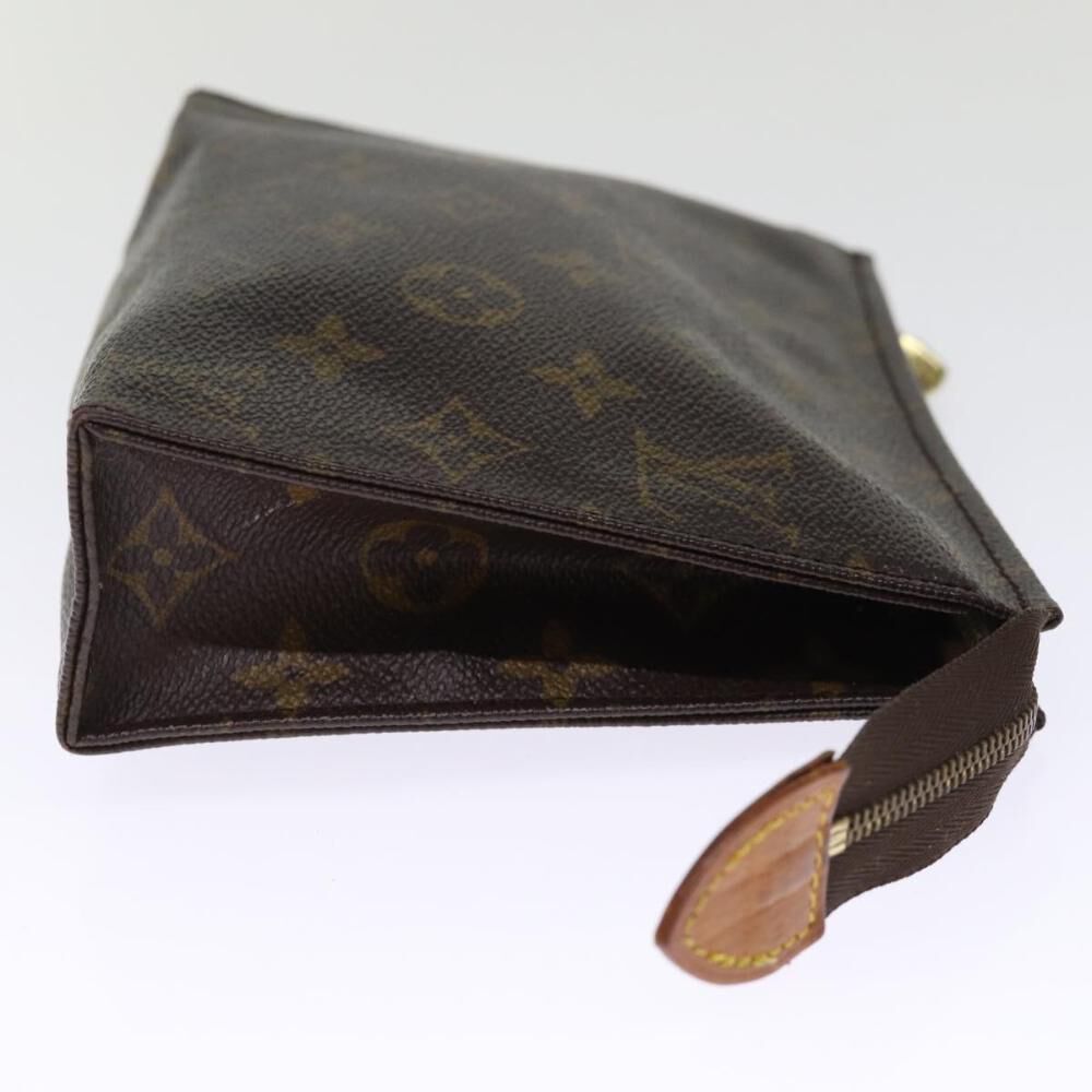 Louis Vuitton Poche Toilette