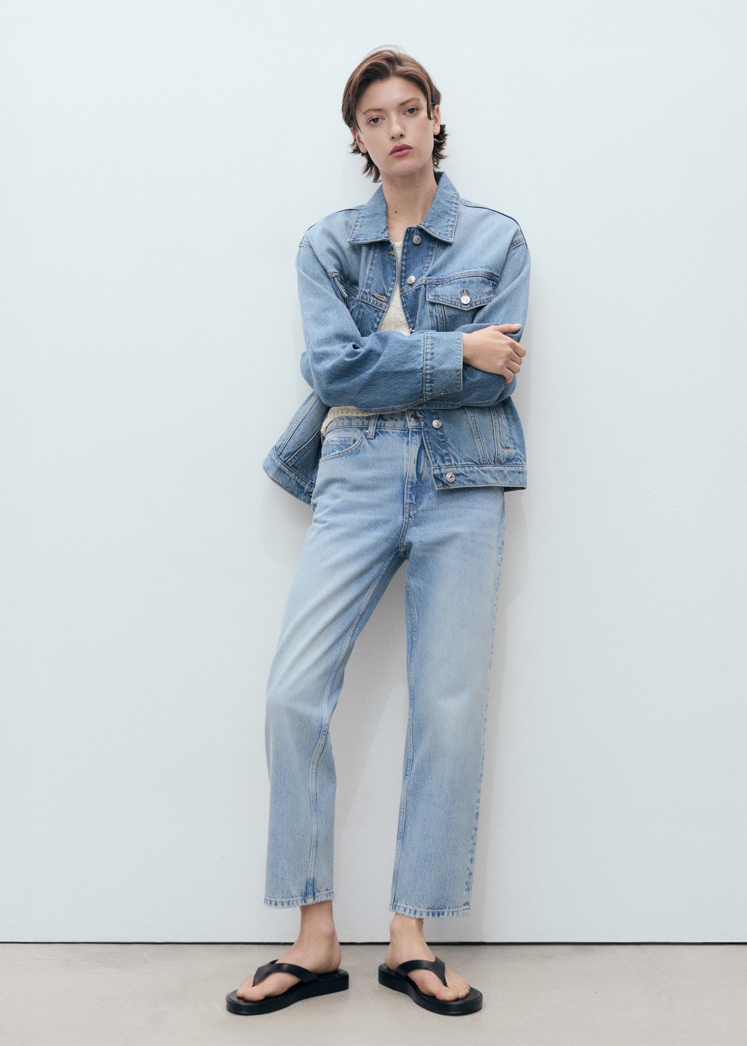 Mid-rise straight jeans