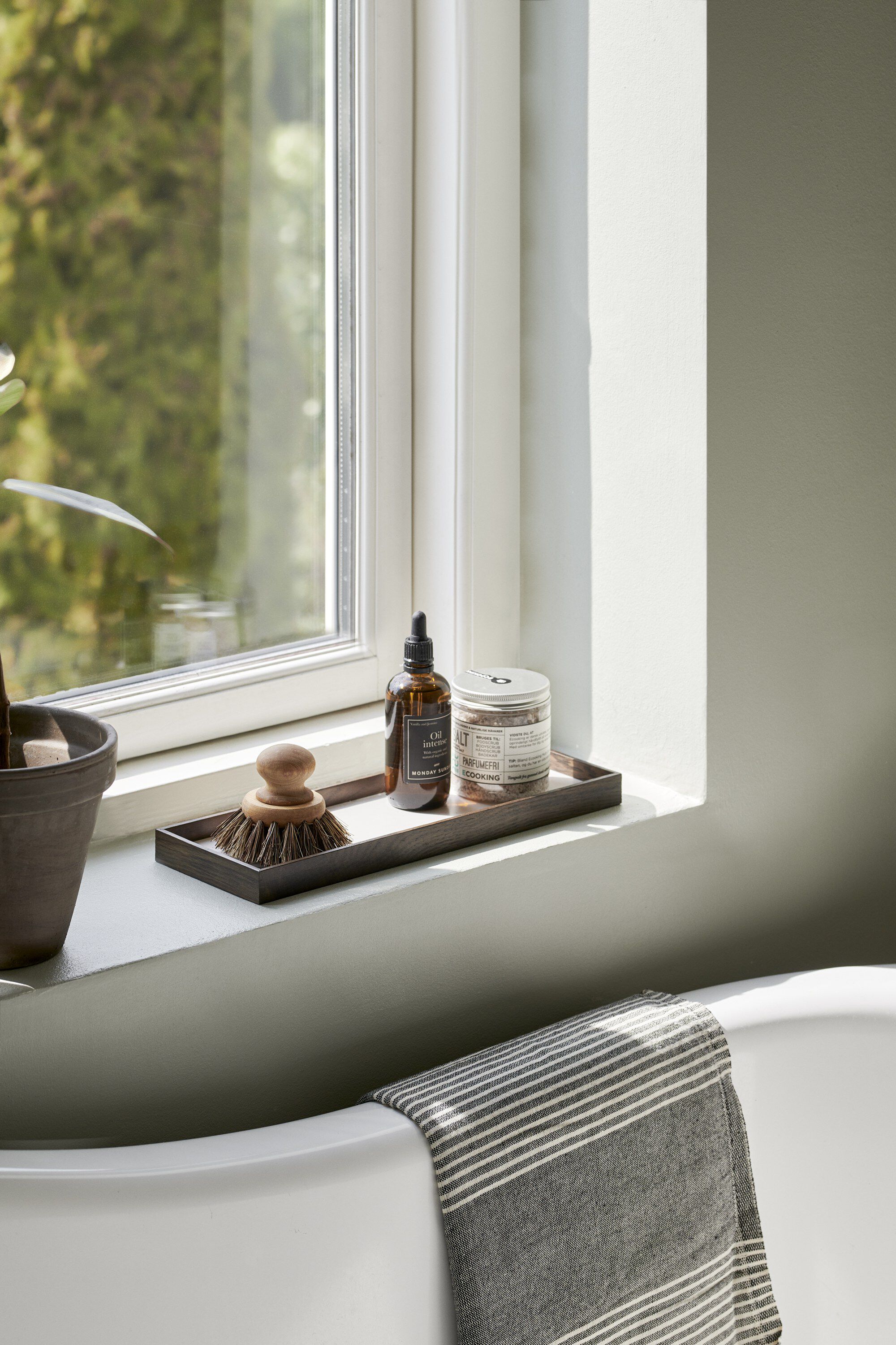 Frame tray small smoked oak/beige