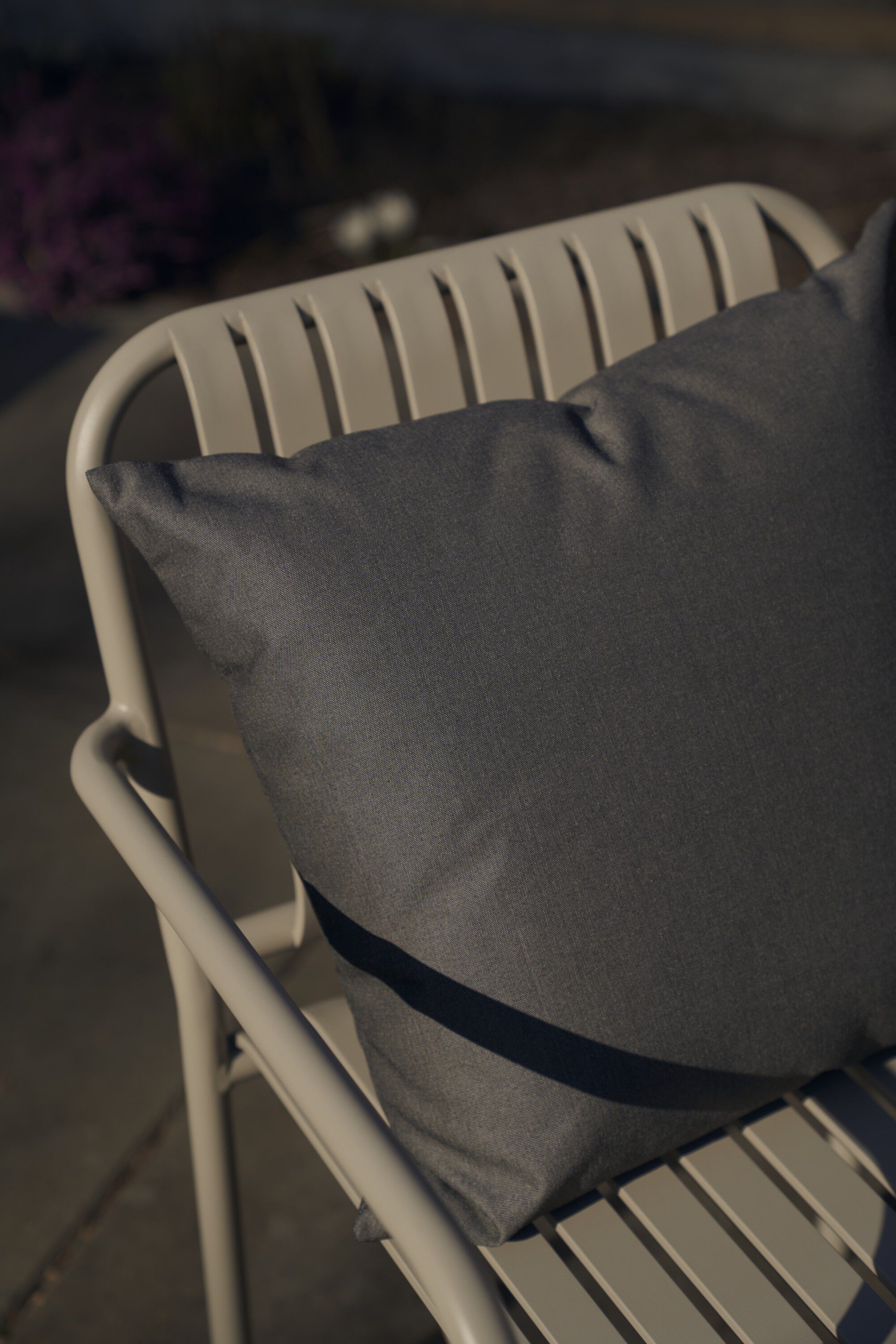 Fossflakes utomhuskudde 40x60 cm. Antracitgr&aring;