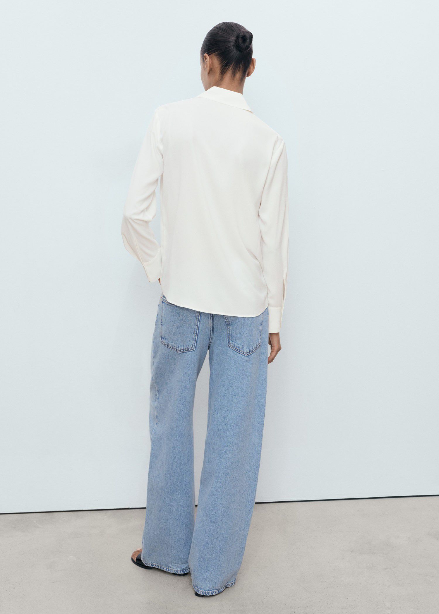 Fluid long-sleeved blouse