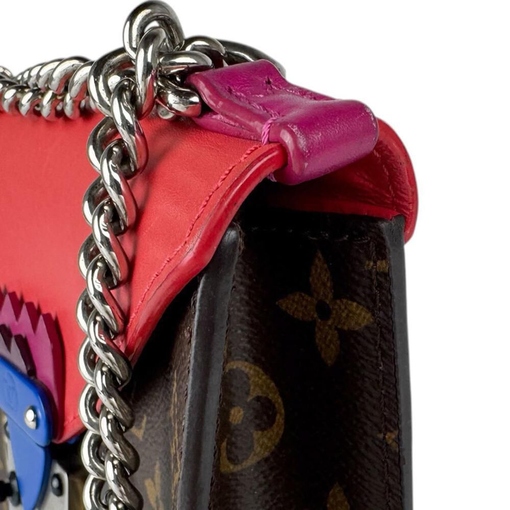 Louis Vuitton Shoulder Bags