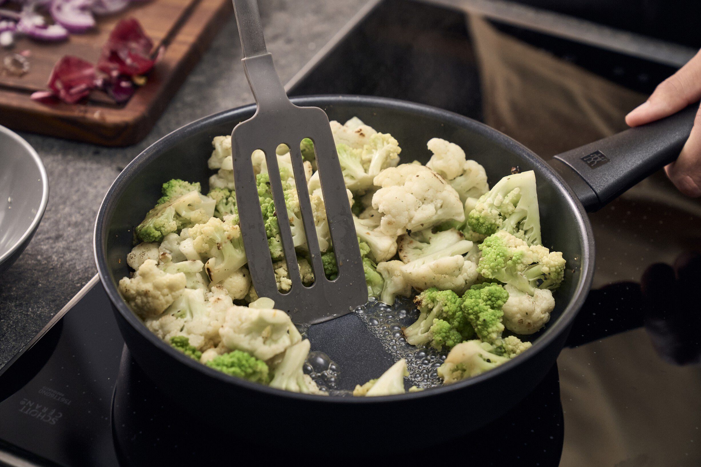 Madura Plus Ceramic Trakt&ouml;rpanna, 24 cm, Aluminum, Titanf&ouml;rst&auml;rkt kera