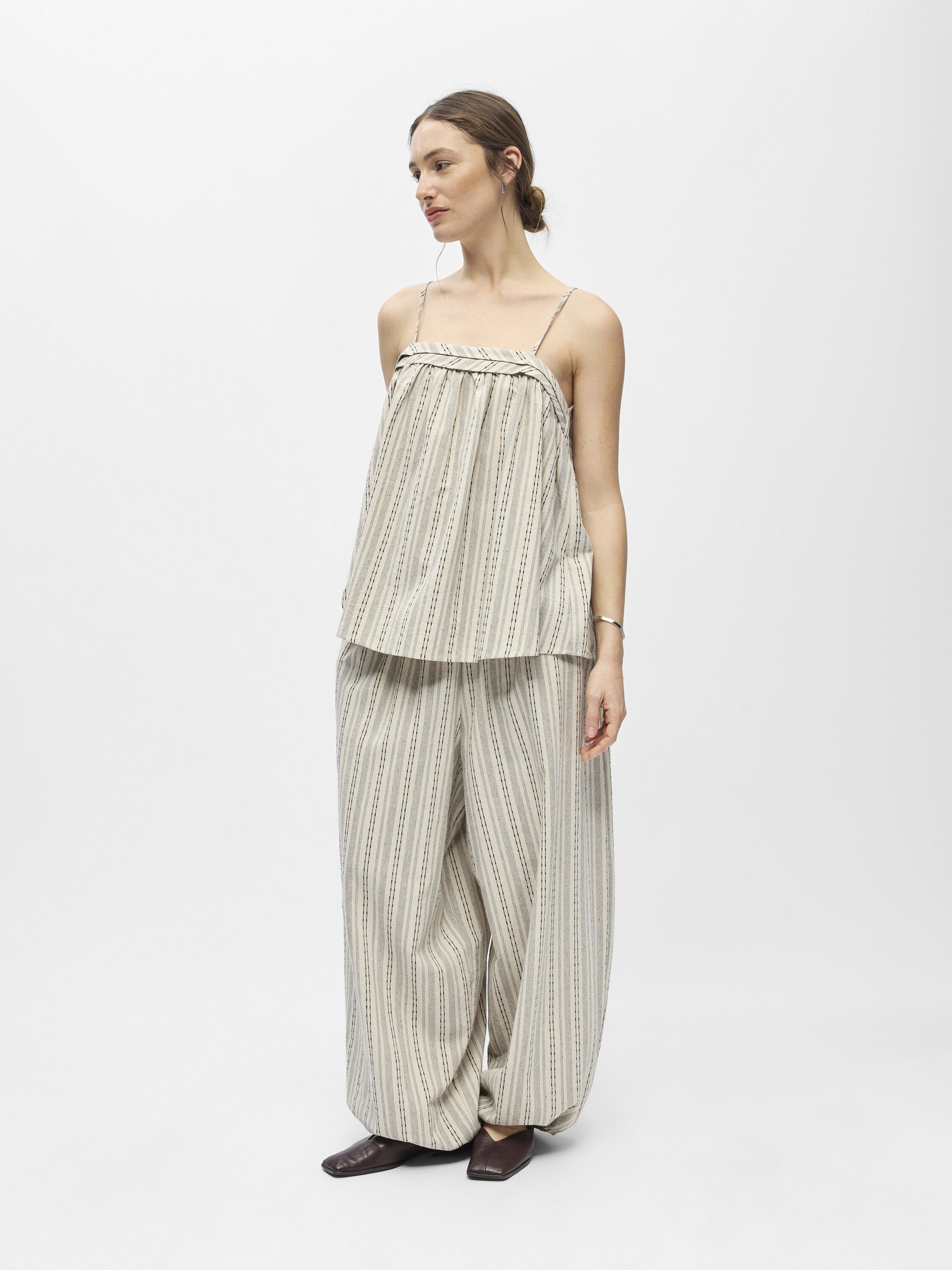 Objbelem S/L Lo Top 145