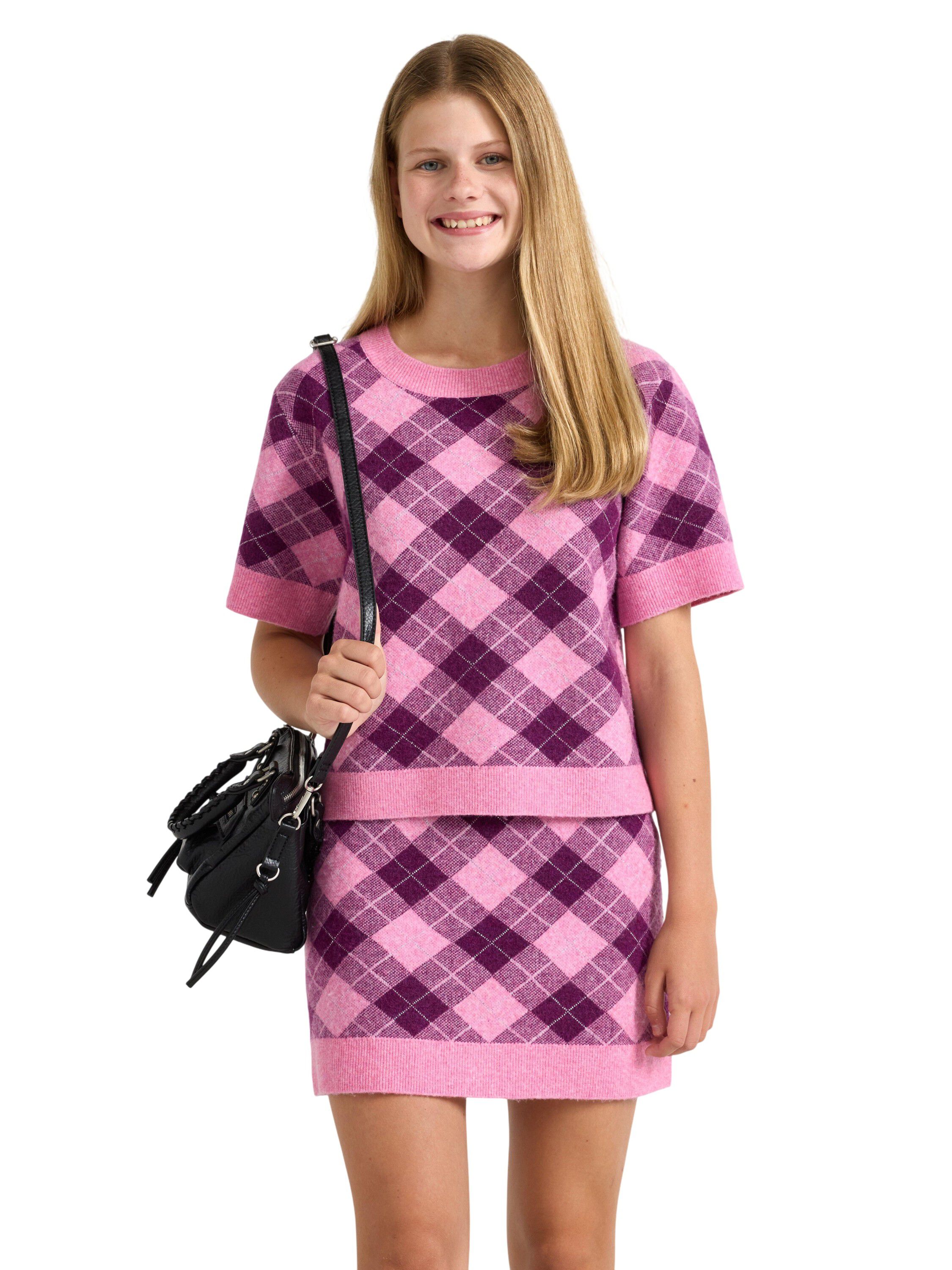 Top knitted argyle