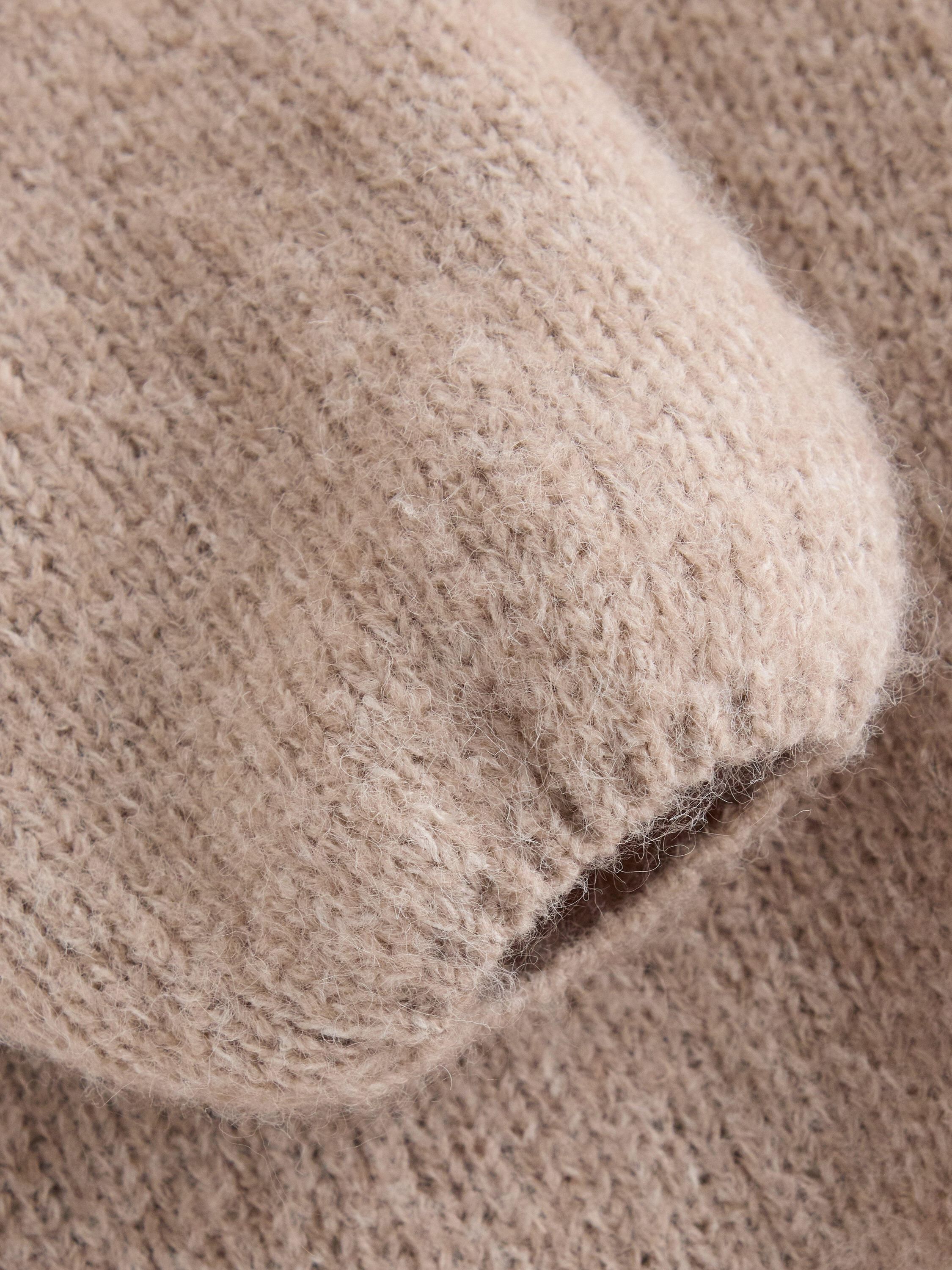 Soft and cosy knitted cardigan with