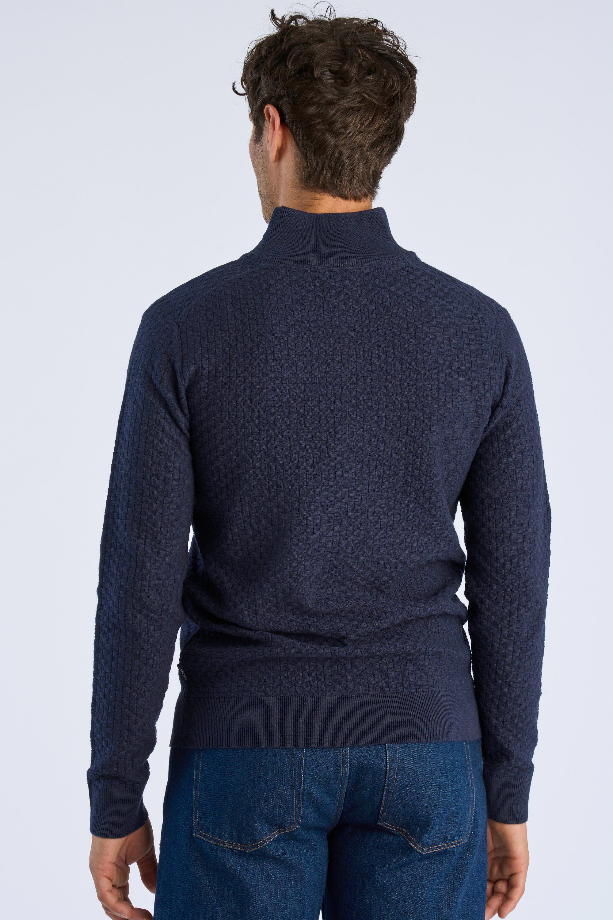 Structure half zip