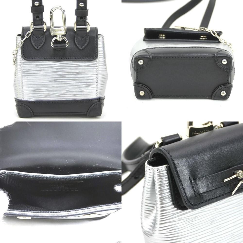 Louis Vuitton Shoulder Bags