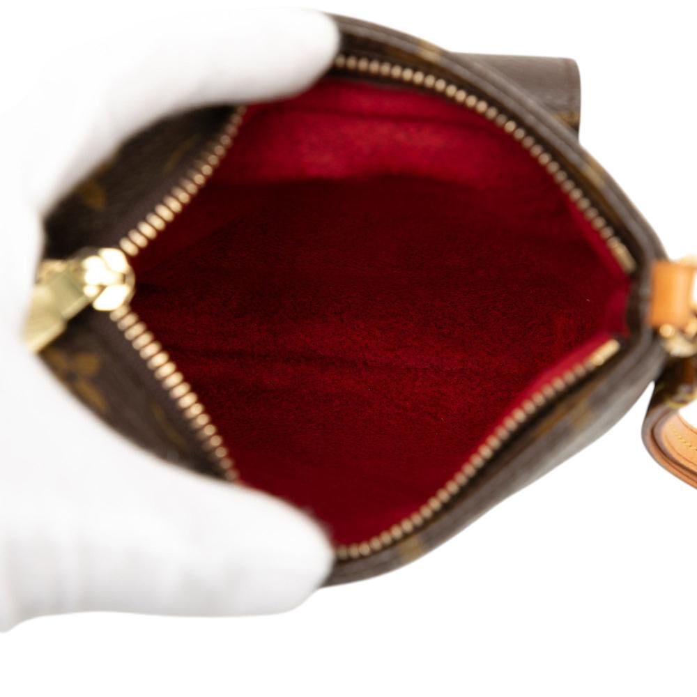 Louis Vuitton Clutch