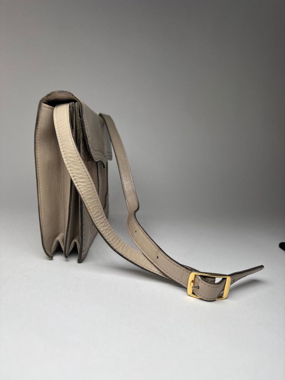 Yves Saint Laurent Shoulder Bag