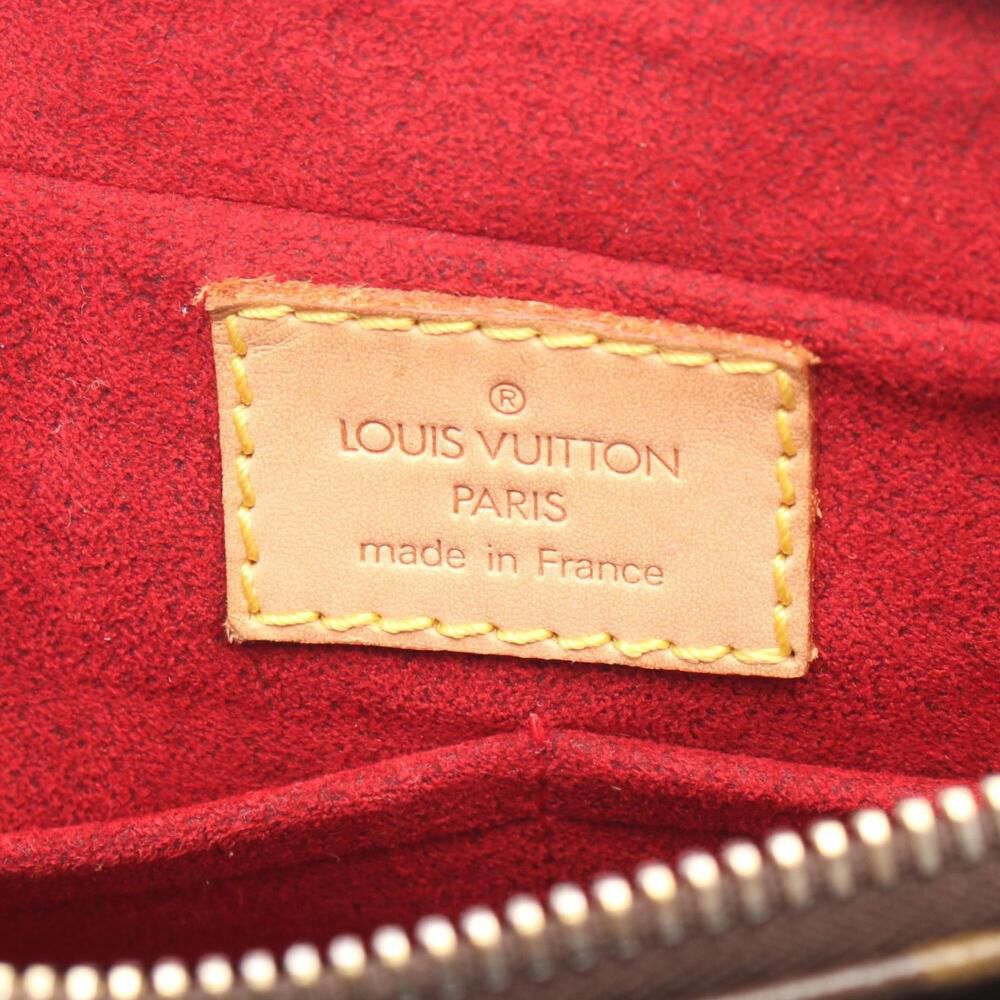 Louis Vuitton Shoulder Bags