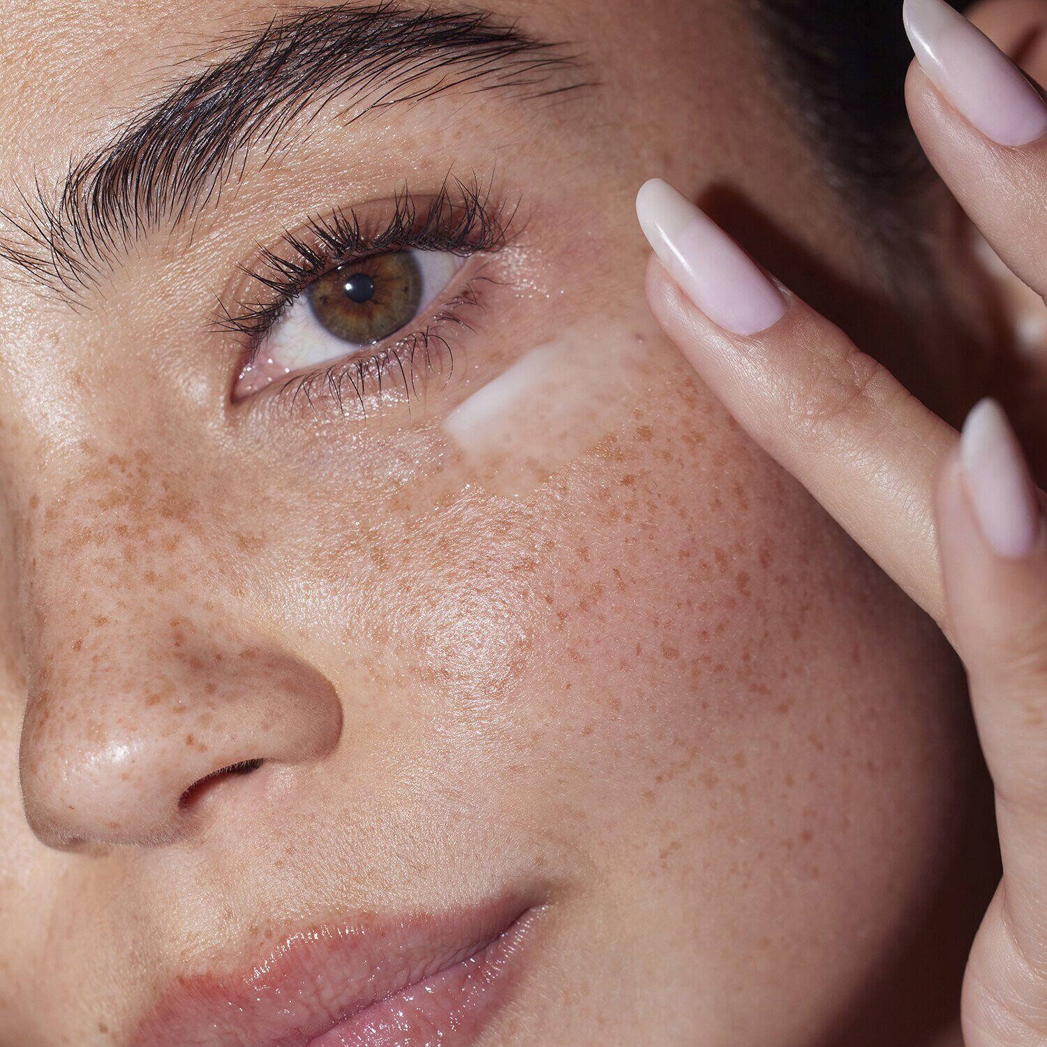 Jet Lag Overnight Eye Serum &Aring;terfuktande nattserum f&ouml;r &ouml;gonomr&aring;det