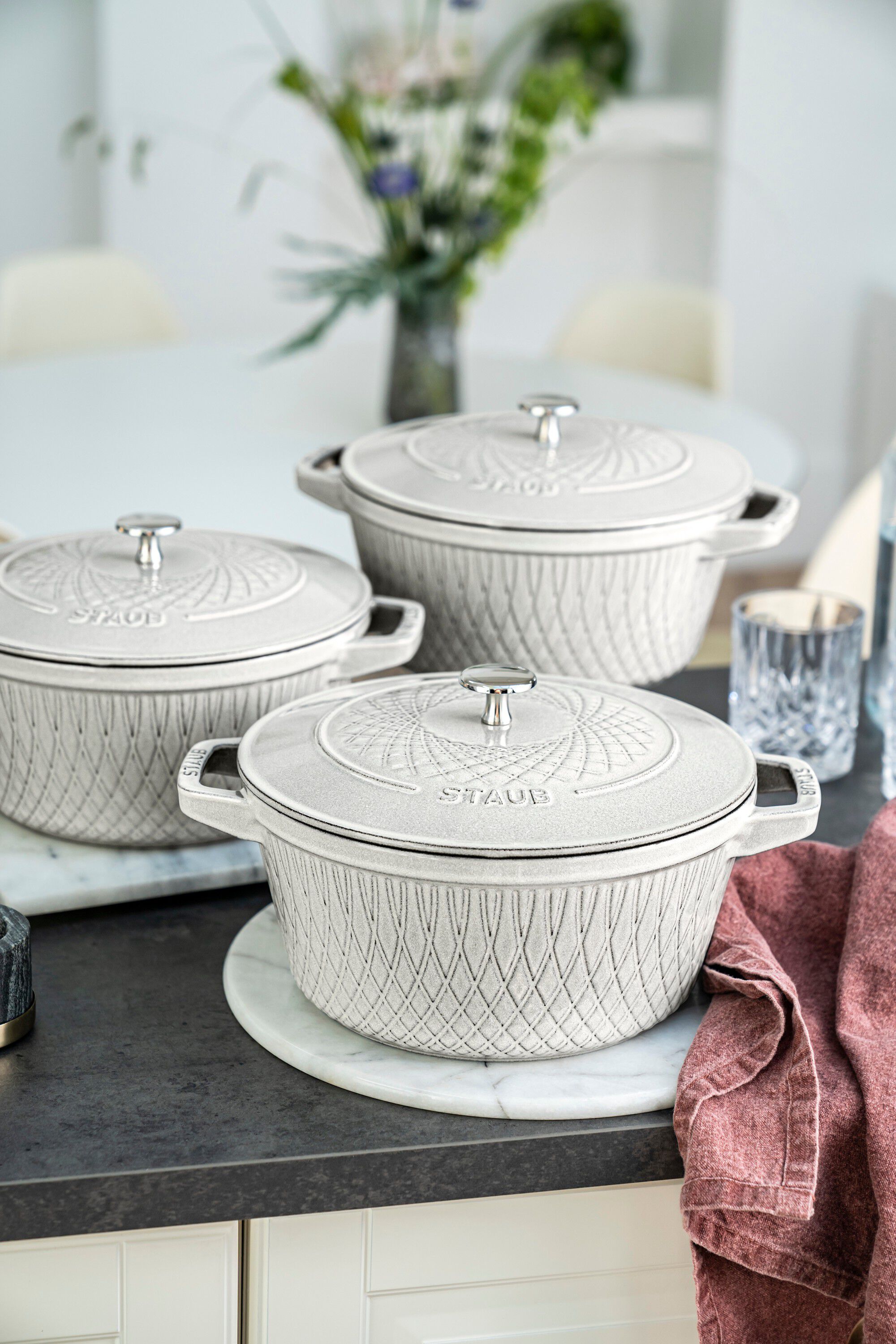 La Cocotte Gryta 24 cm / 4 l, Rund, White Truffle, Gjutj&auml;rn