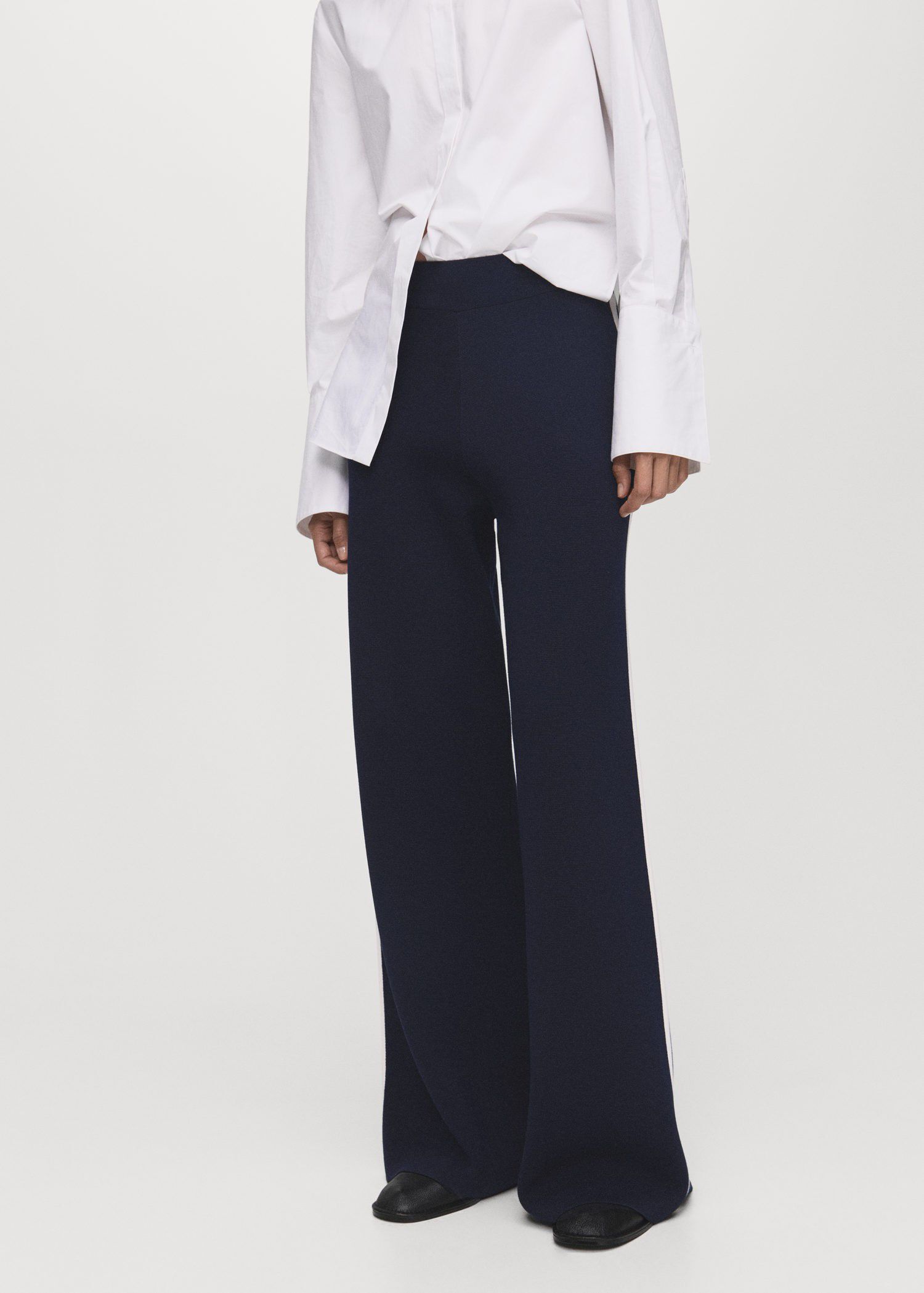 Fine-knit straight-fit trousers