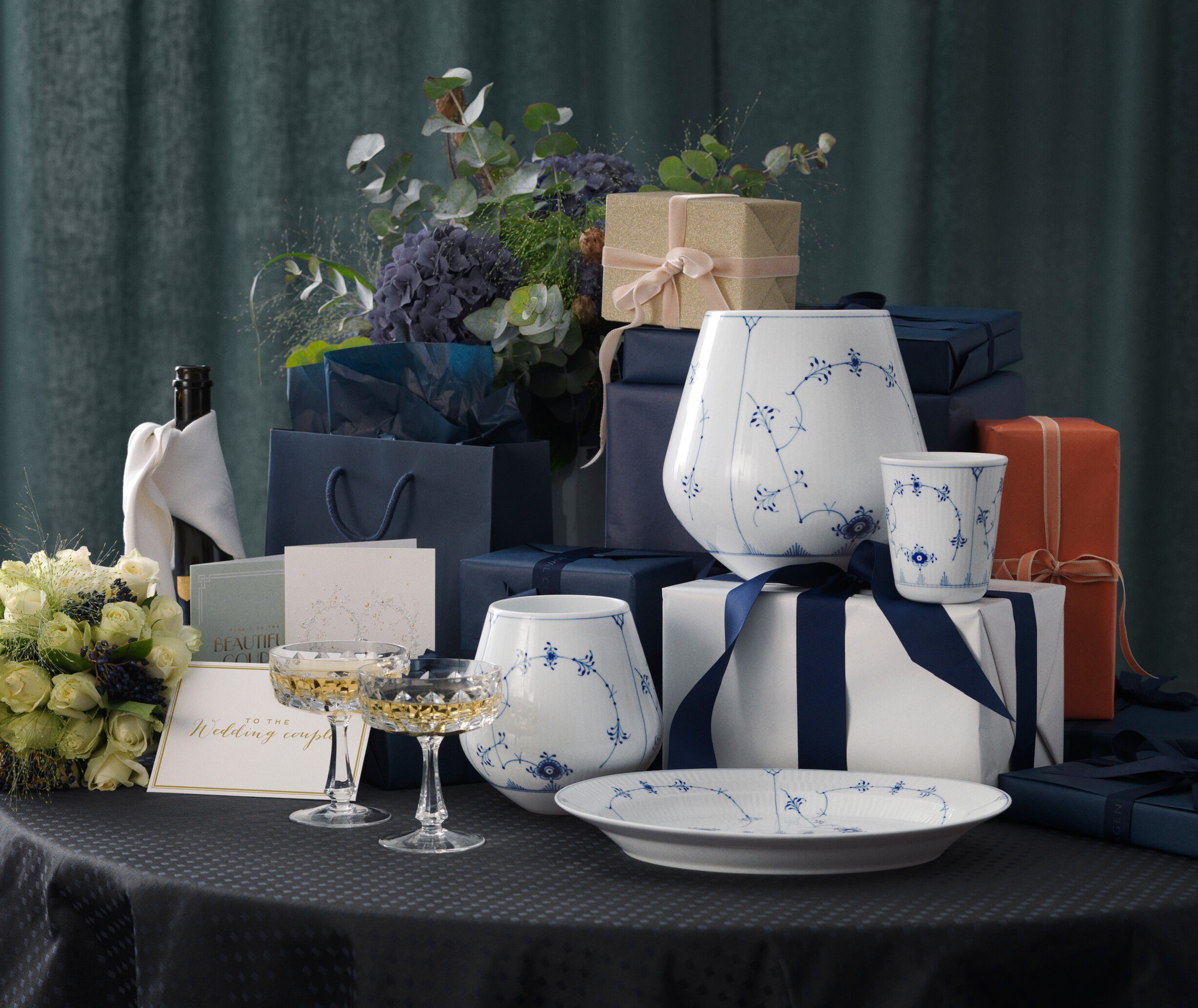 Blue Fluted Plain fat oval 36,5 cm