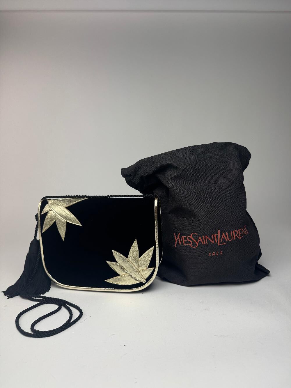 Yves Saint Laurent Shoulder Bag