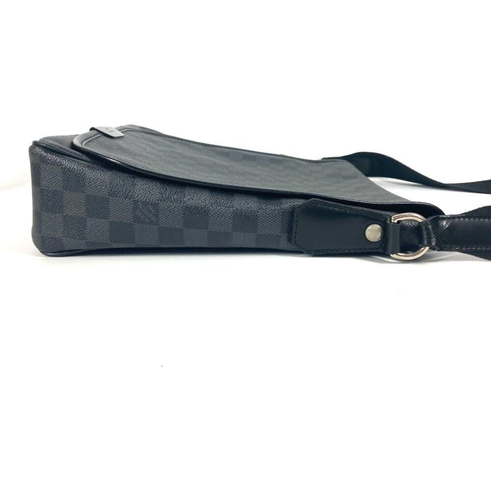 Louis Vuitton Messenger