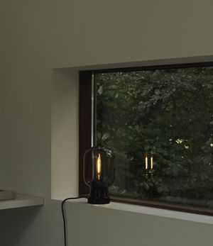Amp bordslampa smoke/svart