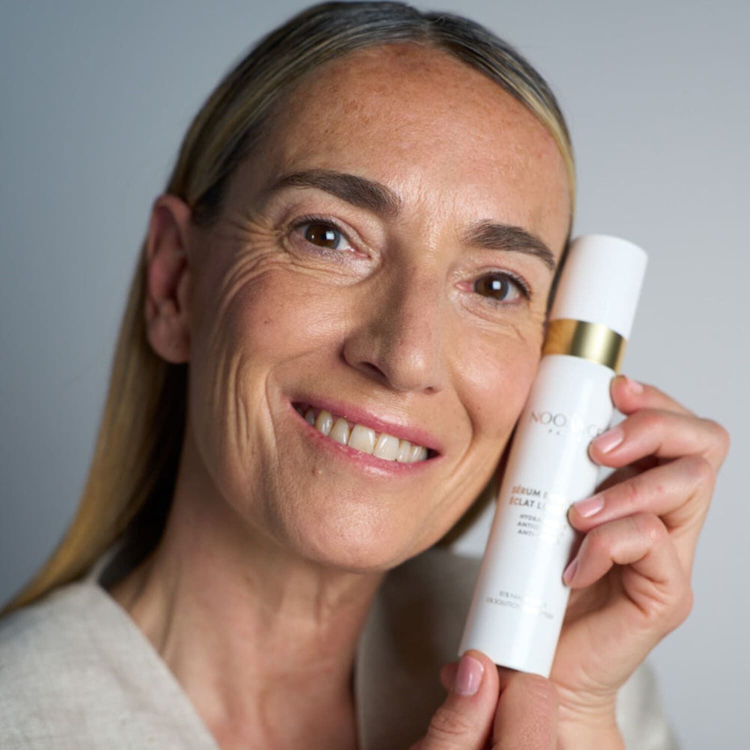 Serum Mist Ultra Radiance + - Antioxidant serum f&ouml;r lyster och LED-boo