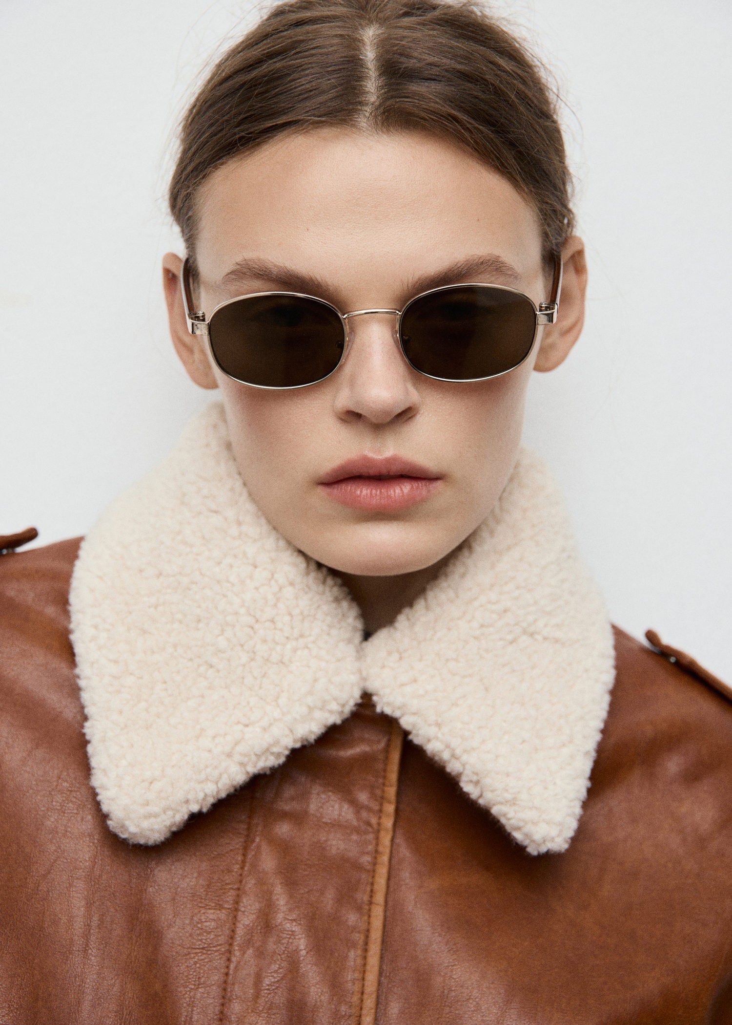 Metallic frame sunglasses