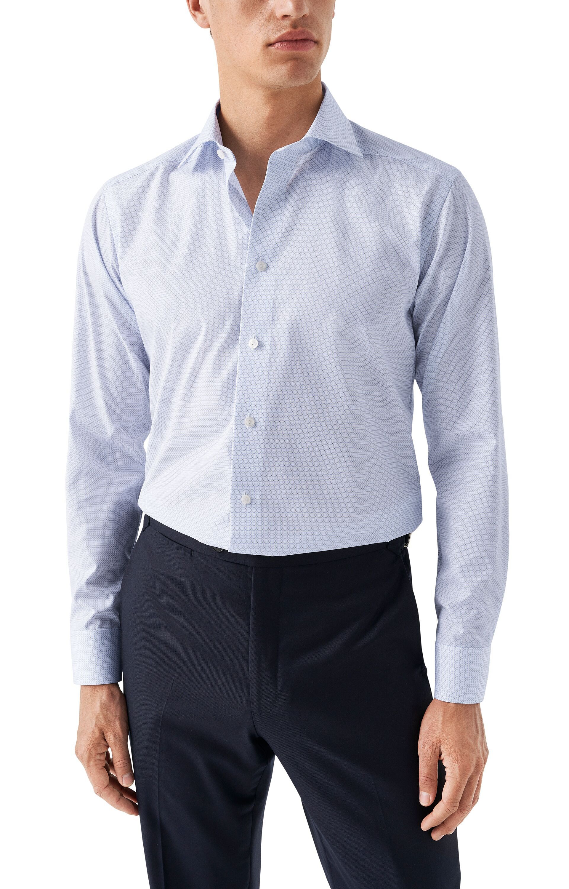 Ljusbl&aring; sm&aring;m&ouml;nstrad skjorta