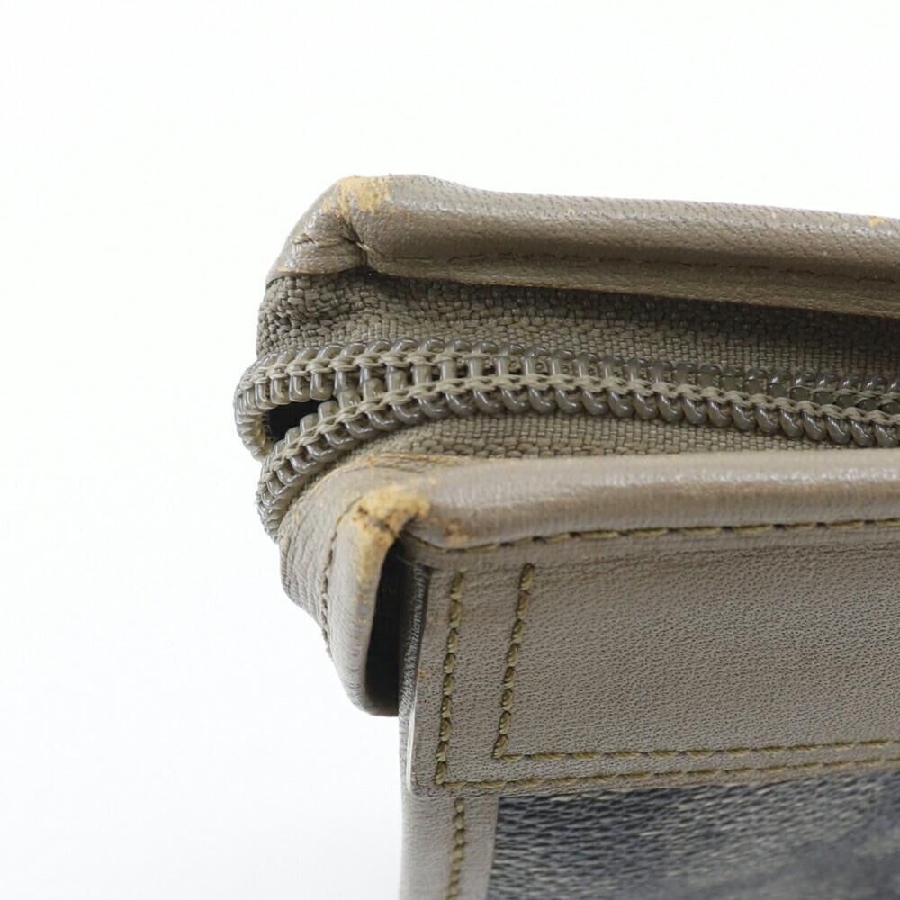 Yves Saint Laurent Clutch