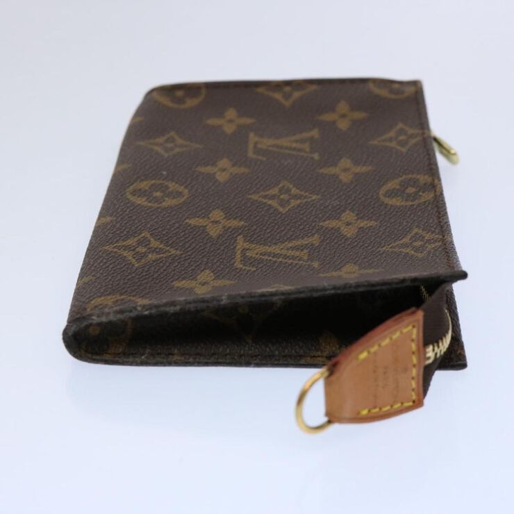 Louis Vuitton Poche Toilette