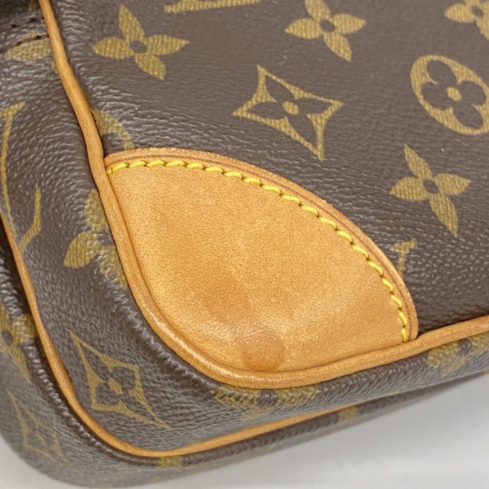Louis Vuitton Shoulder Bags