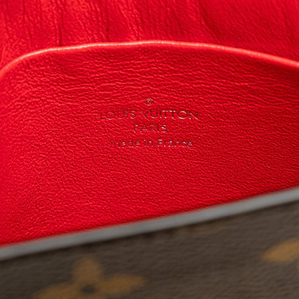 Louis Vuitton Shoulder Bags