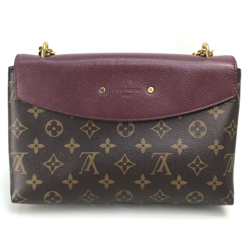 Louis Vuitton Shoulder Bags