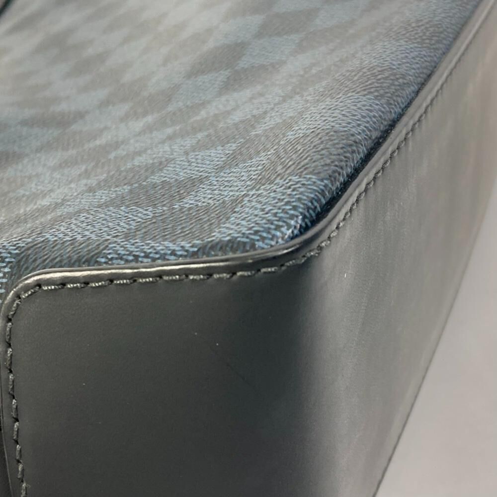 Louis Vuitton Messenger