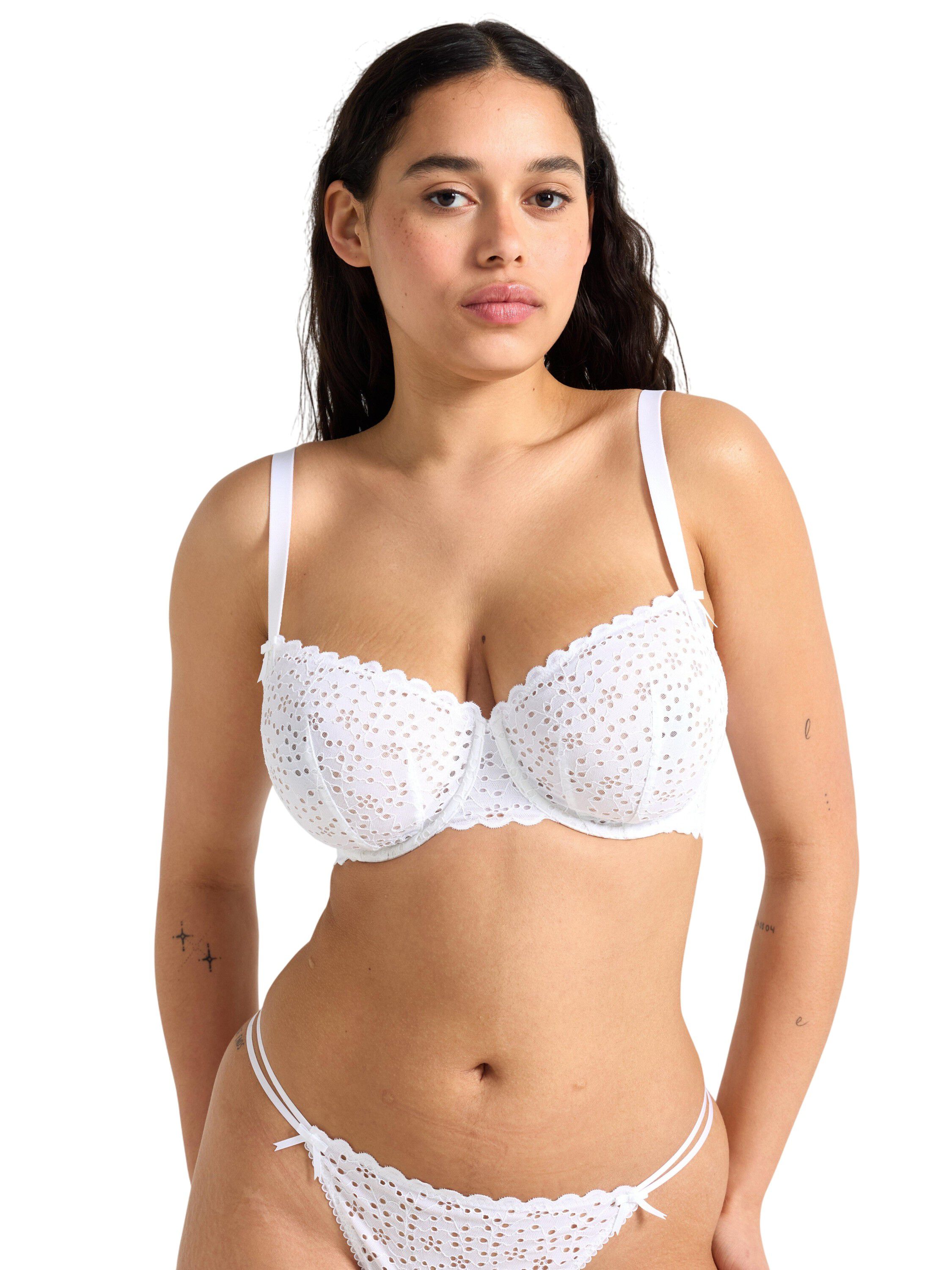 Skilla ovadderat bh med broderi