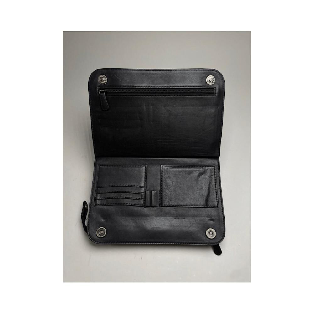 Valentino Pouch