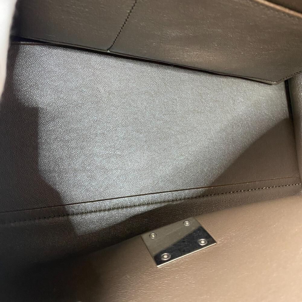 C&eacute;line Trapeze