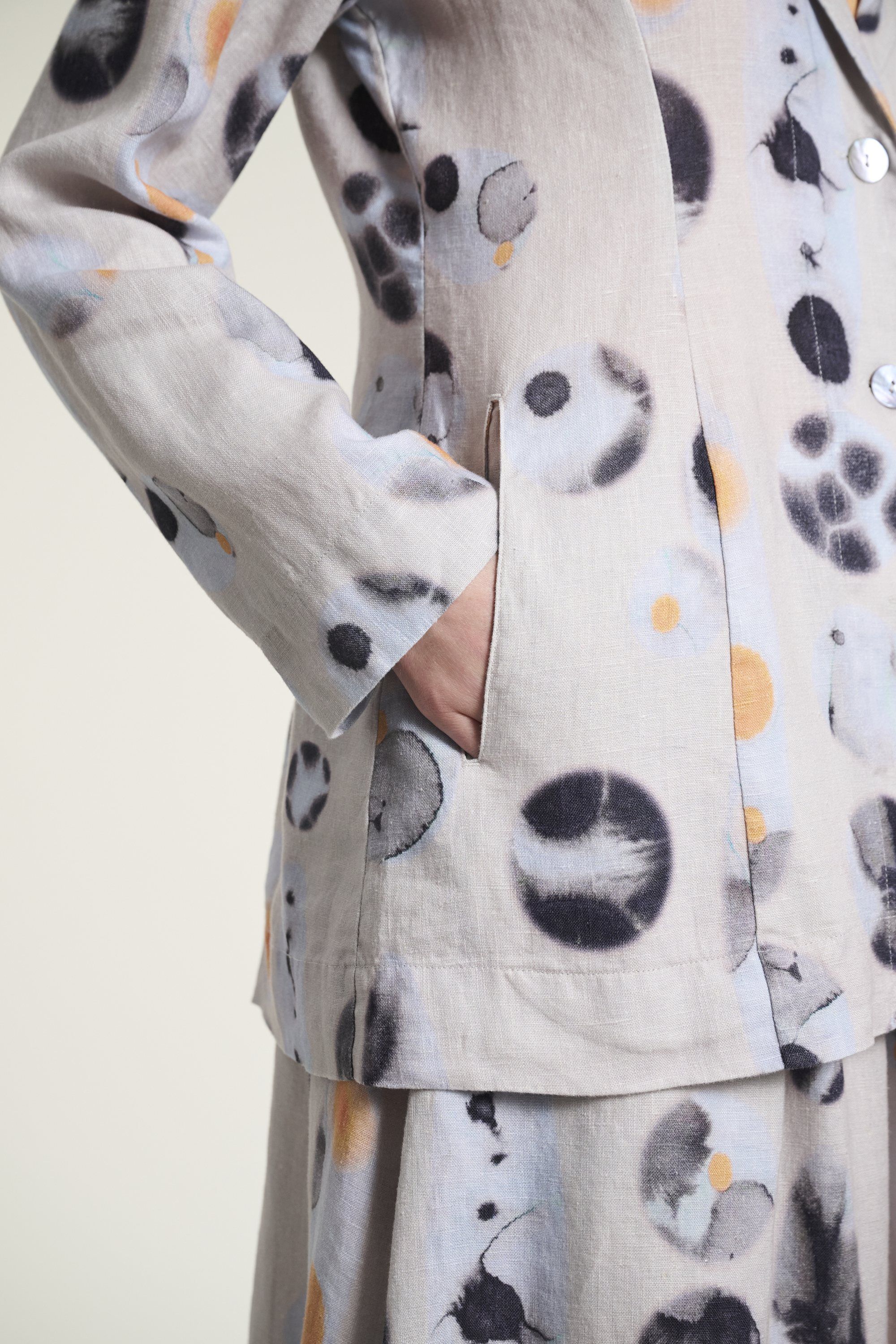 Hikazu jakke med revers