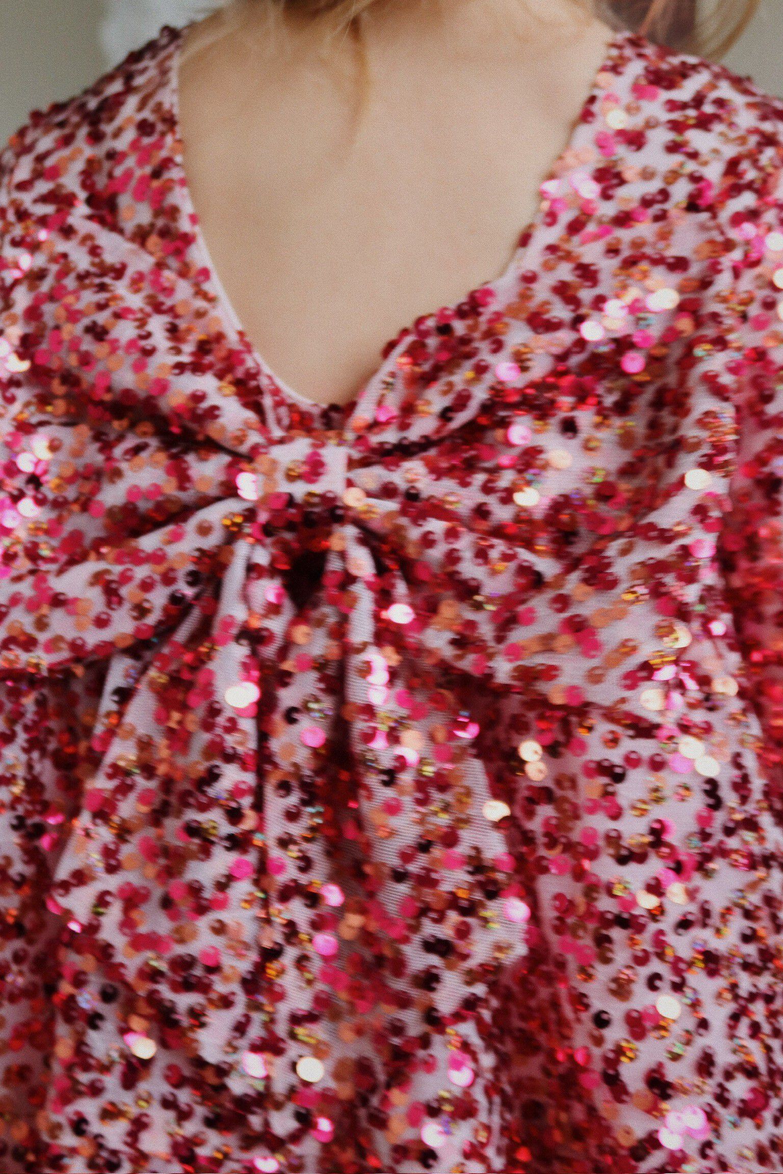LILA SEQUINS BOW DRESS